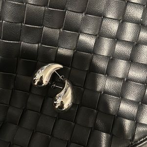 💫sold out💫Bean shaped earrings